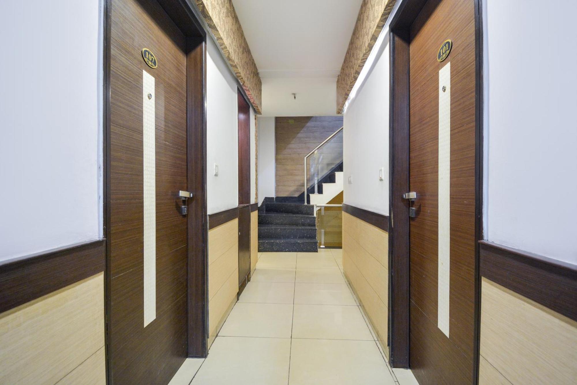 Hotel O Lexis Лудхиана Экстерьер фото