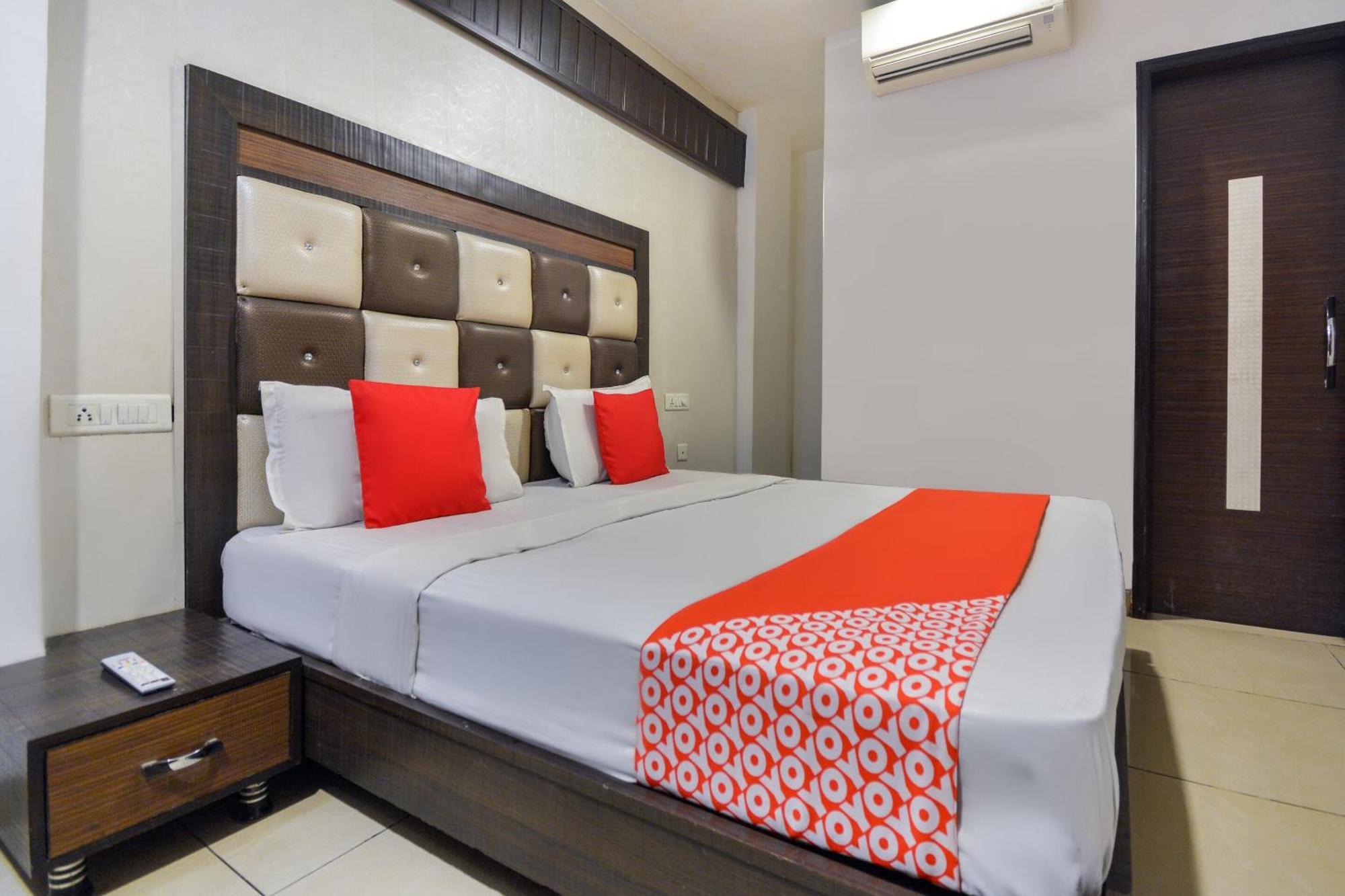 Hotel O Lexis Лудхиана Экстерьер фото